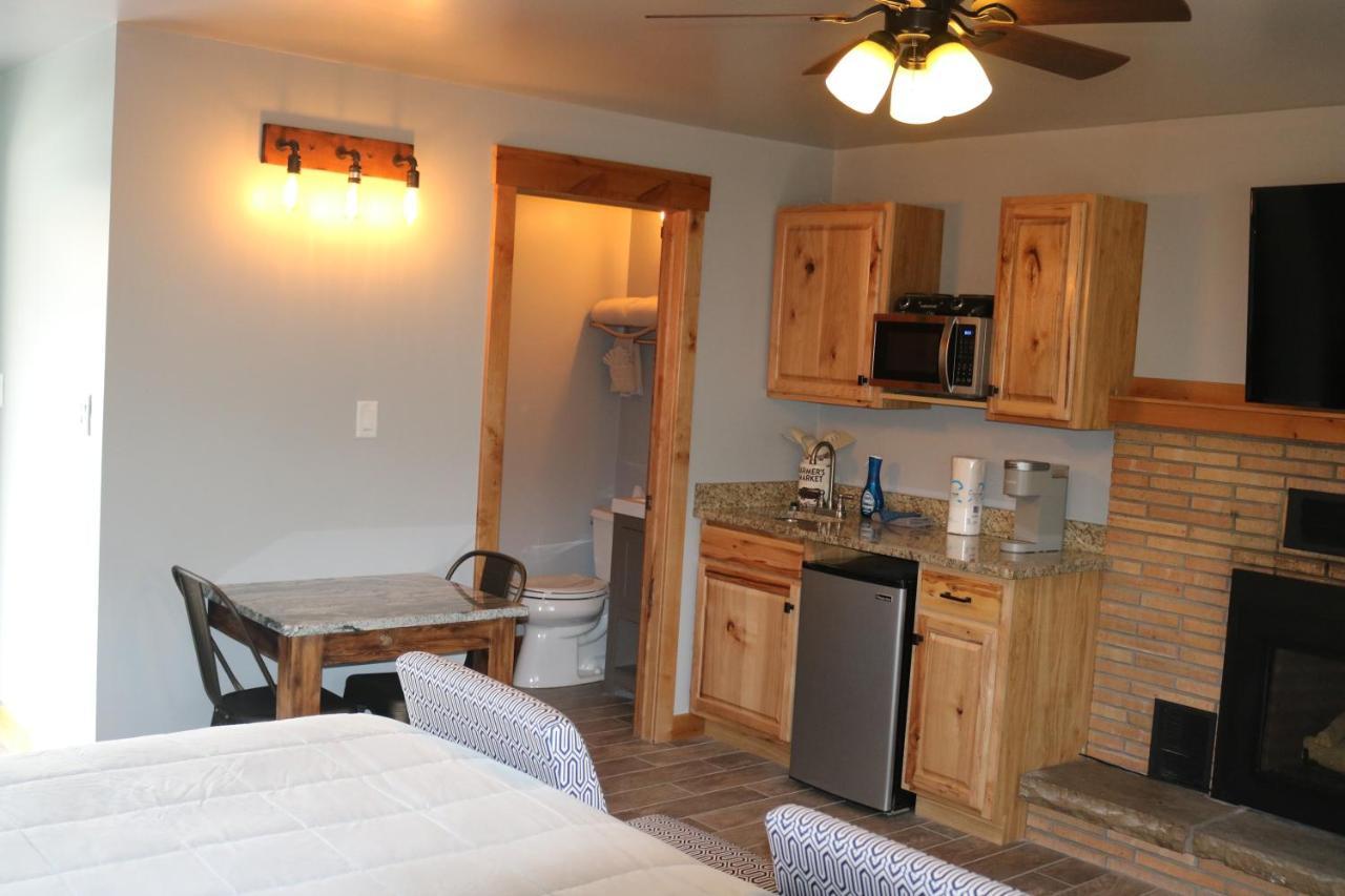 Columbine Inn (Adults Only) Estes Park Bagian luar foto