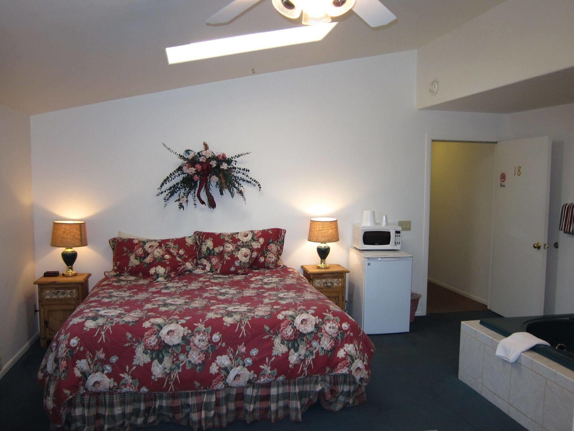 Columbine Inn (Adults Only) Estes Park Bagian luar foto